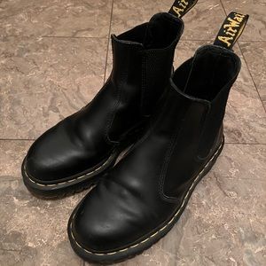 Dr Martens Chelsea leather boots